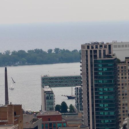 Apartment/2Bedrooms/2 Full Bathrooms/Free Parking Toronto Exterior photo