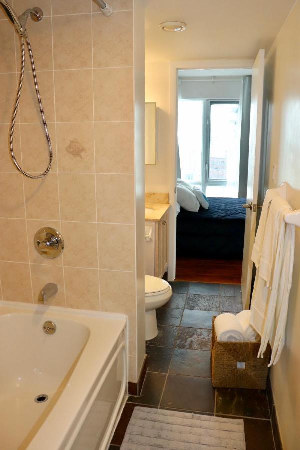 Apartment/2Bedrooms/2 Full Bathrooms/Free Parking Toronto Exterior photo