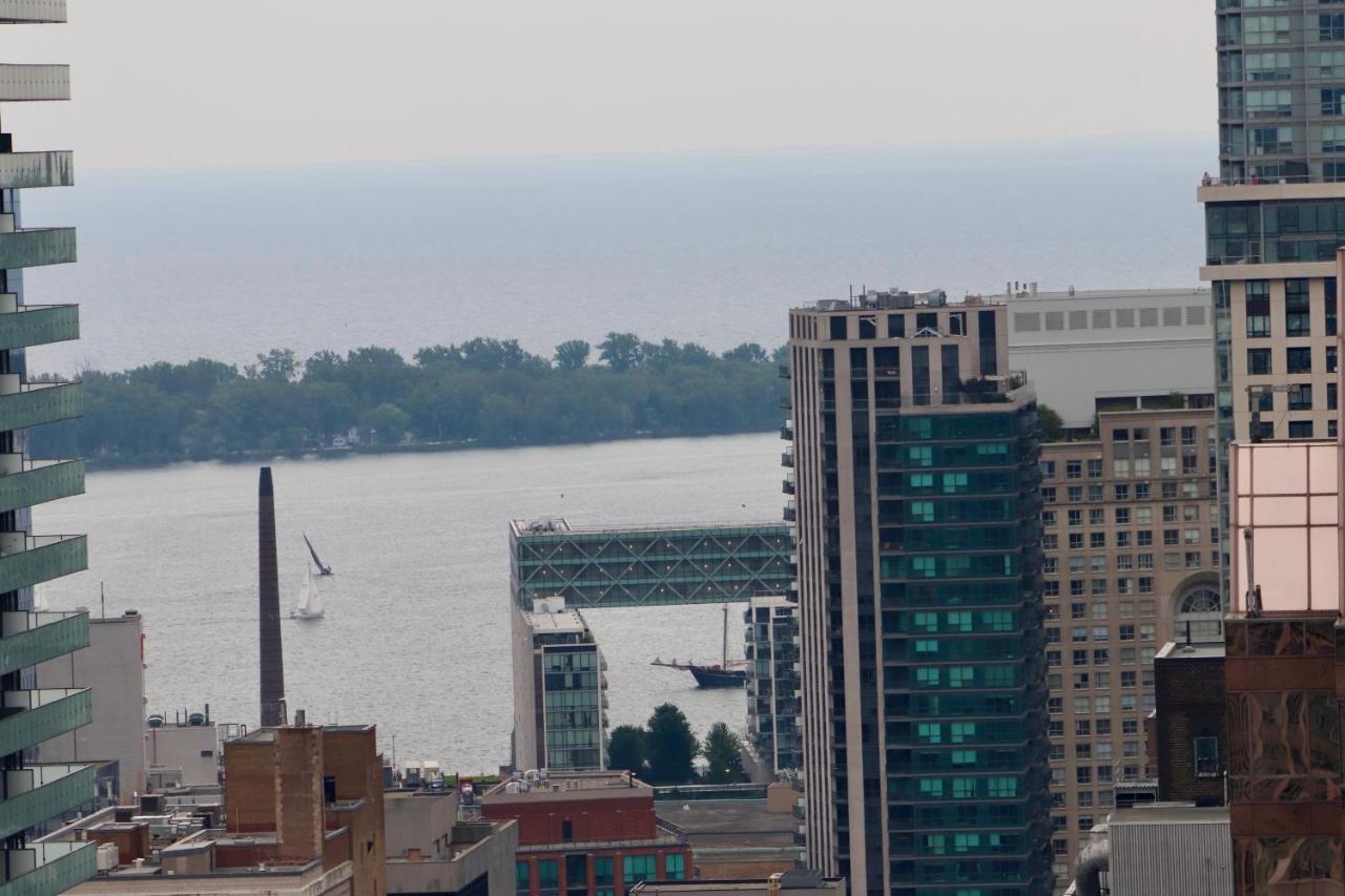 Apartment/2Bedrooms/2 Full Bathrooms/Free Parking Toronto Exterior photo